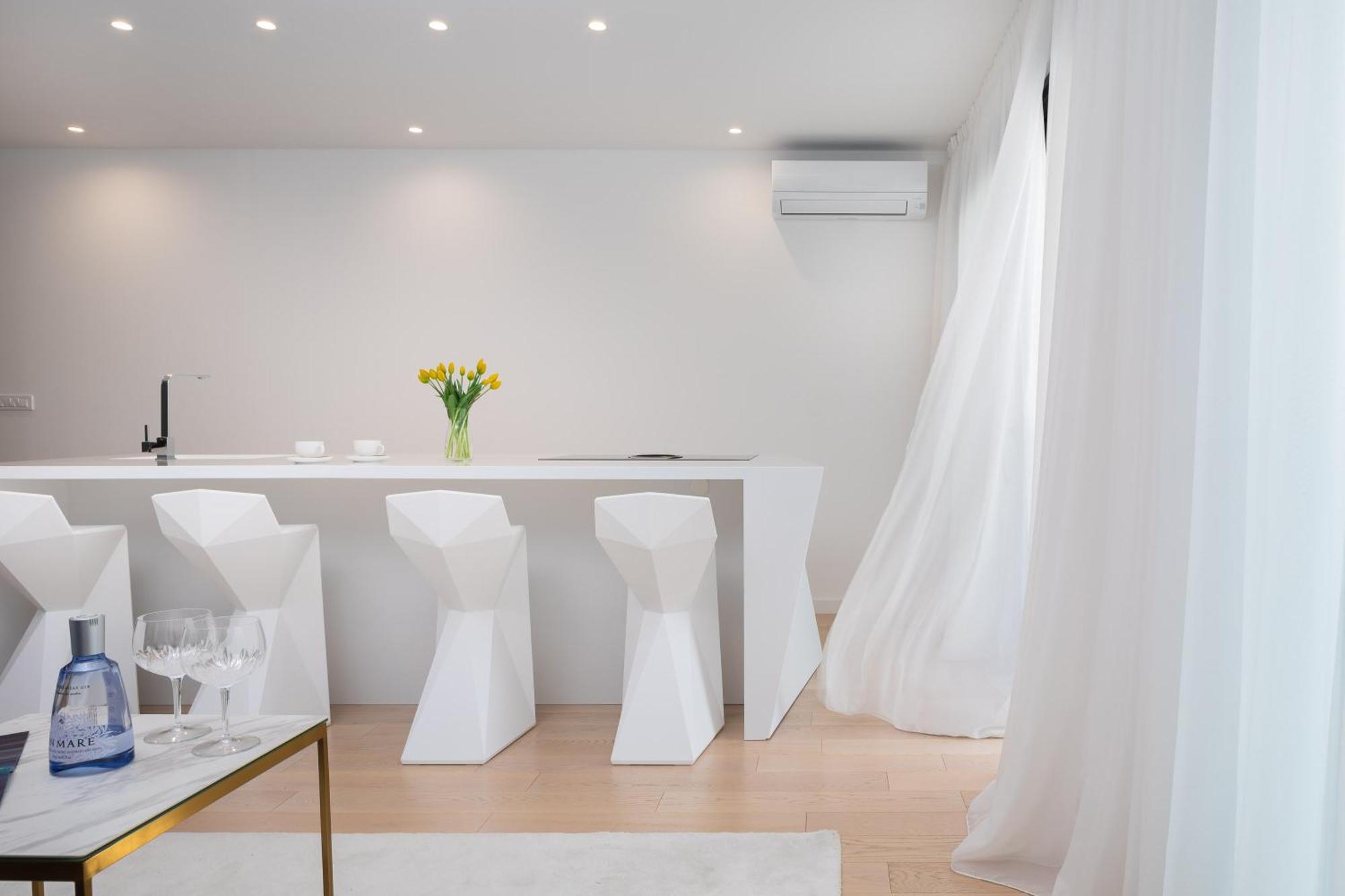 New Luxury Apartment With Private Heated Pool And Amazing Terrace With Seaview スプリト エクステリア 写真