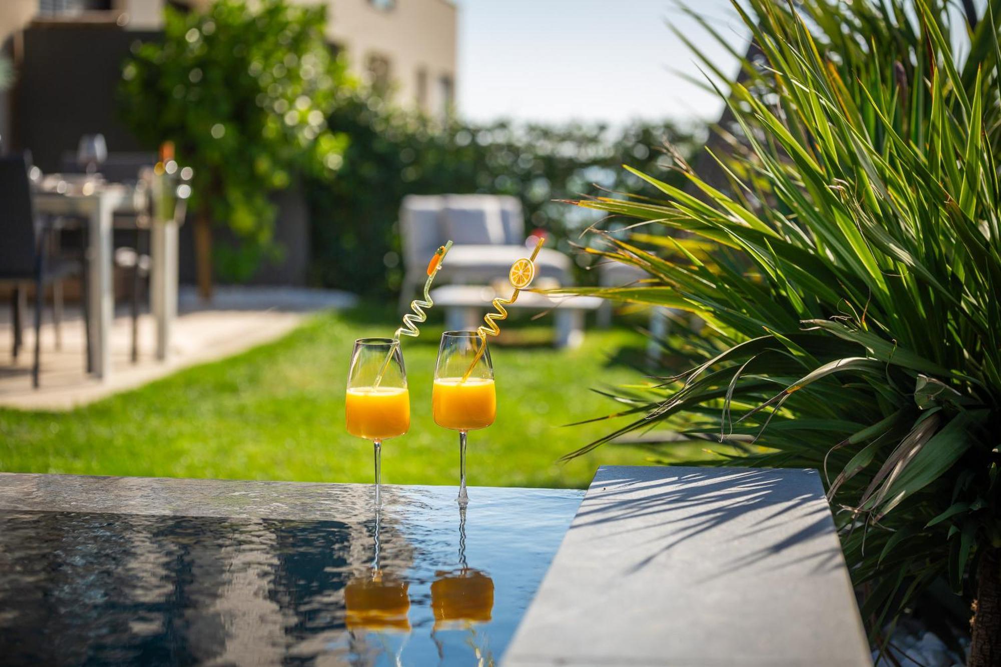 New Luxury Apartment With Private Heated Pool And Amazing Terrace With Seaview スプリト エクステリア 写真