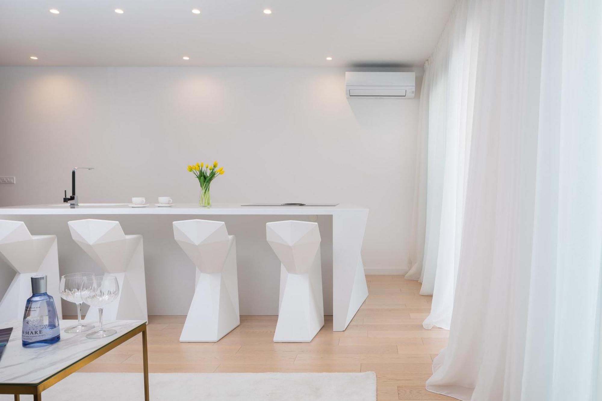 New Luxury Apartment With Private Heated Pool And Amazing Terrace With Seaview スプリト エクステリア 写真